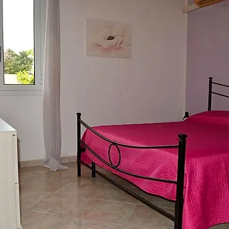 Charming On The With Spacious Terraces Garden Pets Allowed 2*