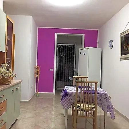 Otel Charming On The With Spacious Terraces Garden Pets Allowed 2*