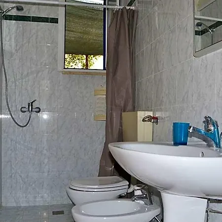 Charming On The With Spacious Terraces Garden Pets Allowed 2* מלנדוניו