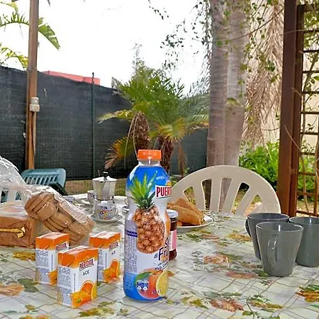 Charming On The With Spacious Terraces Garden Pets Allowed 2* מלנדוניו